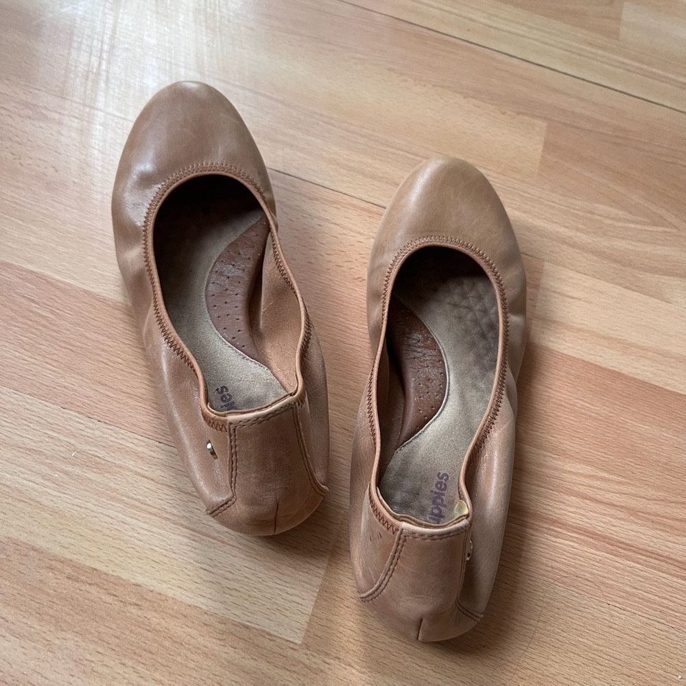 Hush Puppies Tan leather Ballet Flats, perfect soles, restoration dream